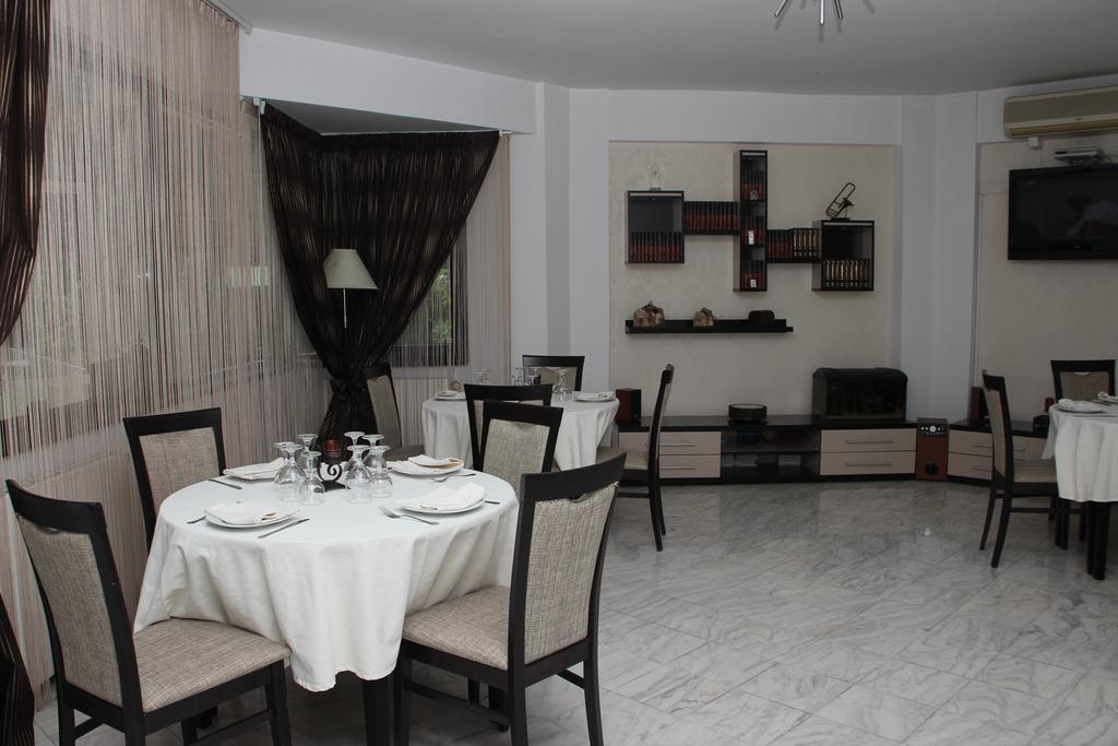 Vila Royal Urziceni Esterno foto